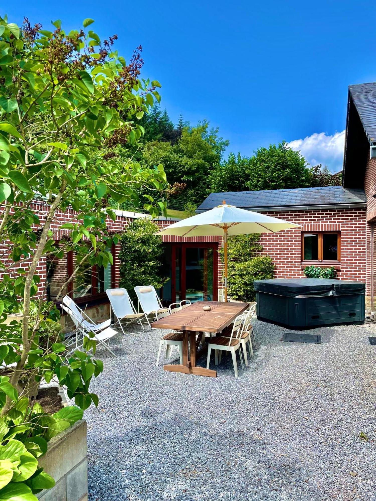 Les 7 Meuses - Restaurant & Hebergements Hoteliers - Insolites - Wellness - Gites Profondeville Pokoj fotografie